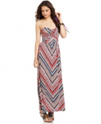 From the spirited, chevron print to the romantic neckline, this strapless maxi dress from American Rag is a perfect choice for balmy-night strolls.