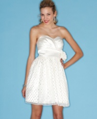 Trixxi unites a polkadot tulle skirt with a sweetheart neckline on this girlish party dress designed to charm!