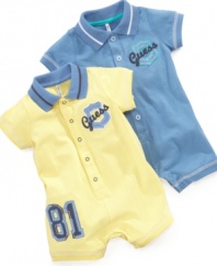 Short on prep time. Getting him ready for the day will be a cinch with this stylish romper from Guess.