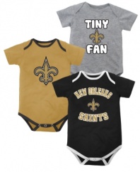 Suit up your littlest Saints fan in just the right gear with this NFL New Orleans Saints bodysuit 3-pack from the Outerstuff.