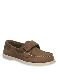 Sperry Top-Sider updates the classic leather boat shoe with a wide Velcro® closure for added style and an easy on/off.