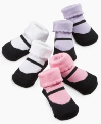 Stop everything! These ridiculously cute baby Starters baby socks deserve your full attention.