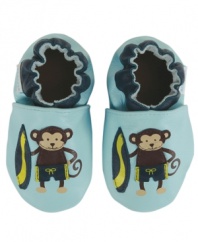 No wipe-outs here! Comfort is key to keep up with his active style in these Robeez shoes designed for easy movement, grip and muscle development.