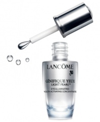 Inspired by gene science, Lancôme introduces Génifique Eye Light-Pearl™. The 1st Lancôme eye-illuminating serum engineered with a unique Light-Pearl™, a massaging applicator designed to work with precision around the eye contour area. The combination of the Light-Pearl™, hydrating serum, and 360° eye massage technique, instantly refreshes and re-energizes to reveal a visibly younger eye contour: minimized eye bags, smoother, and more luminous.