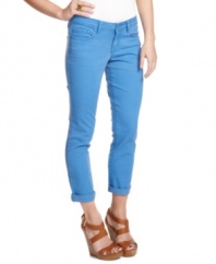 Add warm-weather style to your stock of denim with these cropped skinny jeans from Jessica Simpson!