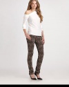 Work the trend in these lace-printed skinnies with a medium rise for a flattering fit. THE FITMedium rise, about 8Inseam, about 33THE DETAILSZip flyFive-pocket styleFully lined93% cotton/6% polyester/1% LycraDry cleanMade in USA of imported fabricModel shown is 5'9 (175cm) wearing US size 2.