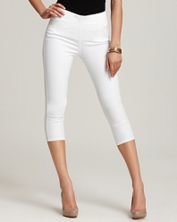 Stylish and with twice the spandex as the average jeans, these Miraclebody by Miraclesuit cropped denim leggings have exclusive Miratex fiber which slims the thigh, lifts the rear and controls the tummy for a beautiful and comfortable fit. A cropped silhouette in a bright white hue make them right on-trend.