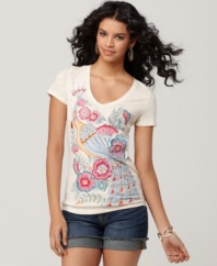 A colorful pheasant and flower print makes this Lucky Brand Jeans tee easy to accessorize, and the extra soft feel will make it one of your favorites to wear.