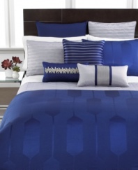 The blueprint for 5-star luxury. This Links Cobalt bedskirt from Hotel Collection features a solid landscape and is the perfect finishing touch for your bed.