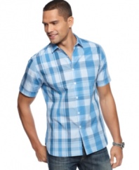 Push your outfit to its full potential with this bold fitted plaid from Alfani.