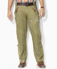 A modern interpretation of authentic aviator style, the Blake flight cargo pant is designed from lightweight slub linen with allover piecing and zipper details for a sleek finish.