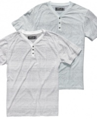 Give your cool, casual style a kick with the updated buttoned details of this shirt from Retrofit.