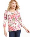 Let style bloom in Karen Scott's floral-printed top. It comes at a great price, too!