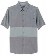 Your laid-back look is here. When it's time to kick back, keep this shirt from Volcom close at hand.