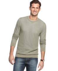 Be part of the casual crew. This long-sleeved shirt from Kenneth Cole New York is ideal for your leisure look.