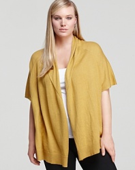 A dramatic cascading front lends this Eileen Fisher Plus cardigan to elegant layering -- throw it on over summer staples to infuse your look with color.