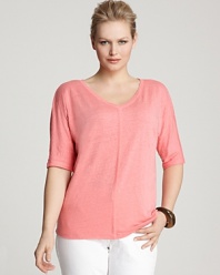 Effortlessly paired with chic accessories, Eileen Fisher's knit linen tunic lends feminine ease to everyday looks.