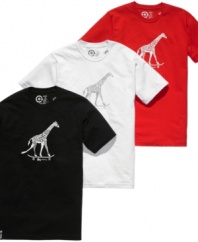 This t-shirt with giraffe graphic is the perfect complement to your urban jungle style.