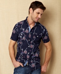 Get roped into great summer style with this short-sleeved woven shirt from Nautica.