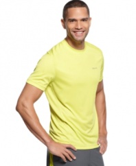 Stay on pace. You'll have no problem running on all gears in this vented t-shirt with UPF 50 sun protection from Marmot.