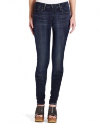 Jeggings never looked so good thanks to the dark wash and precise fade of this five-pocket style from Levi's!