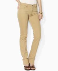 Lauren Jeans Co.'s essential denim jean features a slim, straight leg and a hint of stretch for a versatile, modern look.