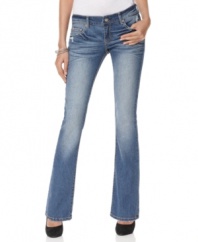 In a classic bootcut style, make these Ariya dark wash jeans your fave denim go-to!