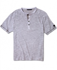 The weekend warrior meets his match. This Sean John short-sleeved henley is the perfect blend of casual and cool.