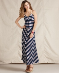 Go to great lengths in this Tommy Hilfiger maxi dress. Striped panels create a striking chevron pattern at the front and back!