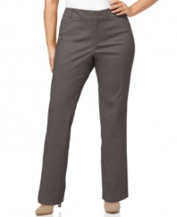 Featuring a built-in control panel, Dockers' straight leg plus size pants are basic essentials for your wardrobe-- wear them from day to polished play!