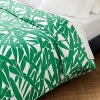 This pattern takes inspiration directly from a DVF classic. Updated with a bold, whimsical play on scale, Giant Grass is an uncomplicated graphic and pure design that easily creates a chic and fanciful statement.