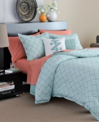 The Izod Logo decorative pillow, in matching hues, finishes the look of your Basket Weave bed from Izod.