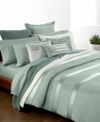 Luxury has a name! The Essentials Twilight quilt from Donna Karan adds elegance and comfort to your bed with perfectly tailored puckered stitch details.