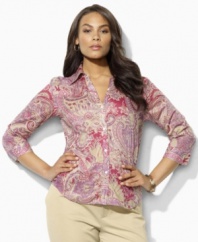 The lustrous cotton sateen plus size Lauren by Ralph Lauren shirt is elegantly tailored with three-quarter sleeves in an earthy floral print for a hint of bohemian chic.