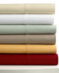 Put yourself to sleep in this comfy and cozy 420-thread count sheet set, featuring luxe Egyptian cotton, single-ply construction and one extra pillowcase for more versatility.