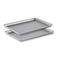 Bake everything from quick hors d'oeuvres to fancy desserts with this versatile pan set from Calphalon. Expertly constructed to the standards of culinary professionals-and meant for a lifetime of use-each pan features two interlocking layers of high-performance nonstick for beautiful results and clean, easy release.