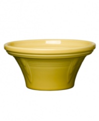 With the chip-resistant durability and cool Art Deco details that made Fiesta famous, this special flared hostess bowl is great for serving food and simply putting on display. Mix and match bold colors to create a look that's all your own.