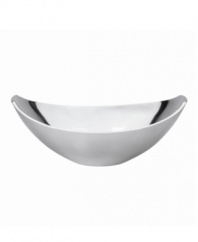 Cascading metal with a bright, mirror-like sheen makes this Classic Fjord bowl from Dansk's collection of serveware and serving dishes a stylish companion to modern dinnerware and decor. Fill with bread, fruit and more for a simply flawless presentation.