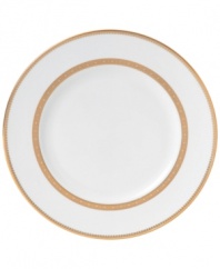 Inspired by the intricate ribbons of lace that adorn Vera Wang dresses, these dinner plates feature a gold lace border that melds with a delicate floral design to form a pattern on this collection of dinnerware and dishes that is both exquisitely detailed and elegantly timeless.