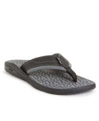 This pair of men's flip flops is as cool and comfortable as a day at the beach. These sporty REEF men's sandals are a cool complement for your warm weather rotation.
