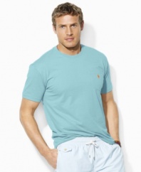 An essential short-sleeved T-shirt is rendered in smooth combed cotton jersey in a comfortable, classic-fitting silhouette with a pointed pocket at the chest.