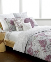 Take a walk on the style side. Embroidered branches bring natural beauty to pure cotton, accenting your Florabella bed with a decidedly modern flair. Zipper closure.