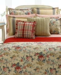 Classic luxury from an icon of style. Lauren Ralph Lauren's Lake House bedskirt boasts an allover floral print for a traditional appeal perfect in any season. Featuring 200-thread count cotton percale; gathered with split corners. (Clearance)