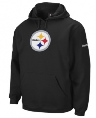Take a page from your favorite team's playbook and toss on this Pittsburgh Steelers fleece sweatshirt when you're heading to the game.