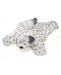 Tucker the Giraffe has a satiny underbelly and a huggable soft printed top side, either are perfect for cuddling.