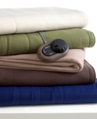 Get cozy, get comfortable! Featuring ultra-soft channeled fleece and 10 heat settings, this SlumberRest blanket warms up winter nights with individualized comfort you'll love snuggling up to. Also boasts Brain® technology to sense and deliver consistent warmth as you sleep. (Clearance)
