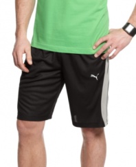 With a cool color-blocked style, these lightweight mesh shorts from Puma raise the bar on your gym gear.