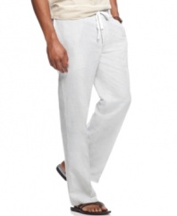 Looking for a lightweight casual pant with an elevated look? Your search is over with these linen striped pants from Perry Ellis.