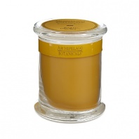 An intoxicating blend of amber, mandarin and musk, the Dubai glass jar candle from Archipelago creates a rich, complex aroma that delights the senses.