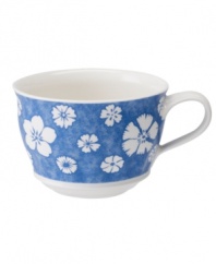 Vintage charm meets modern durability in the Farmhouse Touch breakfast cup, featuring fresh white blooms on cornflower-blue porcelain from Villeroy & Boch.